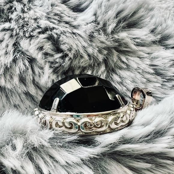 Large Black Onyx pendant in 925 Sterling with FREE sterling silver chain - Picture 2 of 4